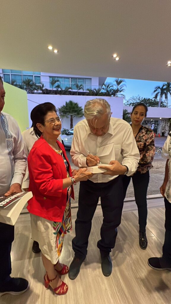 Chuyita López Se Reúne con Andrés Manuel López Obrador (AMLO) en Puerto Vallarta