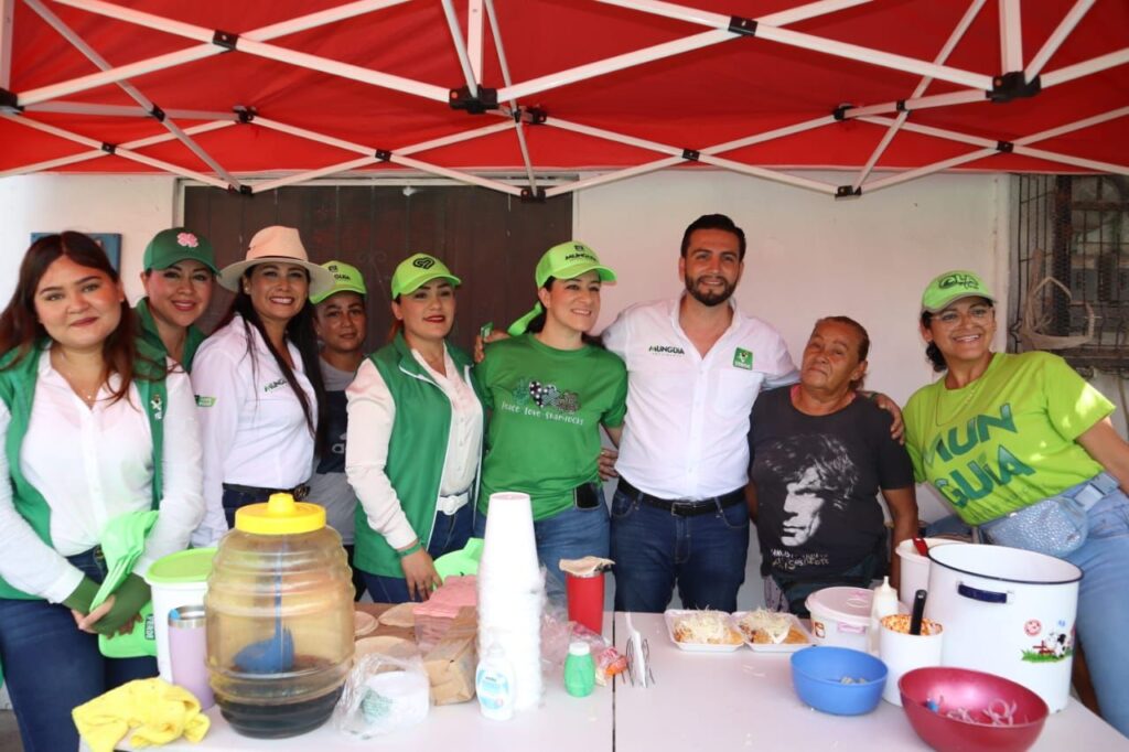 Apoyo Total a Luis Munguía en el Tianguis de Mojoneras
