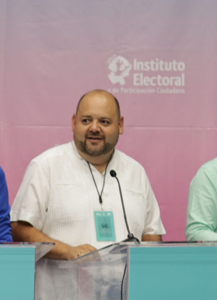 “El Mochilas” gana el debate con las  mejores propuestas para Puerto Vallarta