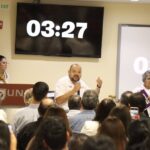 Participa Ramón Guerrero en diálogo universitario