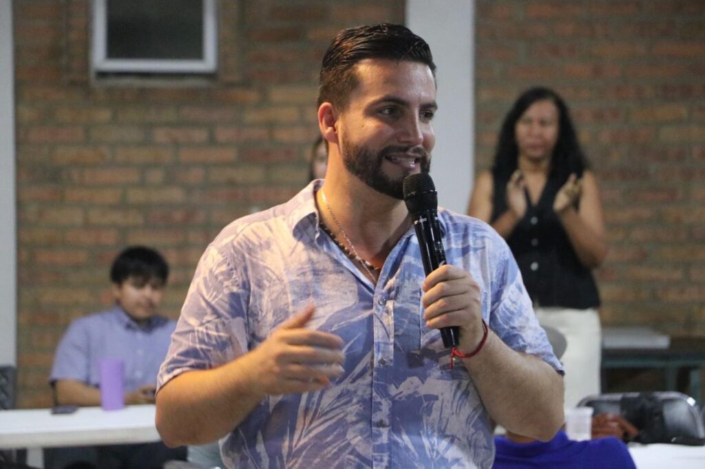 Luis Munguía agradece a las familias de Ixtapa por su apoyo y respaldo