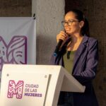 Entregan IMDIS credenciales a personas con discapacidad