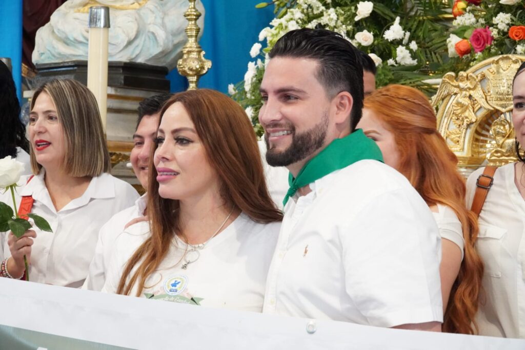 Peregrina con fervor guadalupano el Gobierno de Munguía