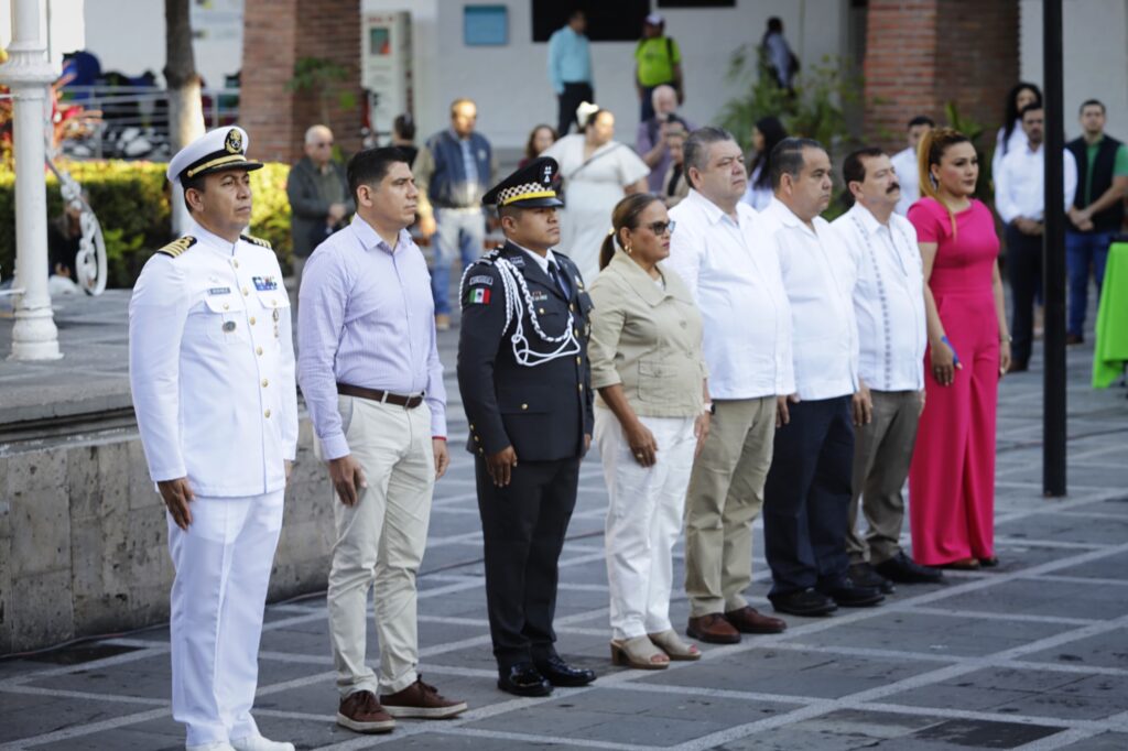 Conmemora Gobierno de Munguía aniversario de la Constitución Mexicana