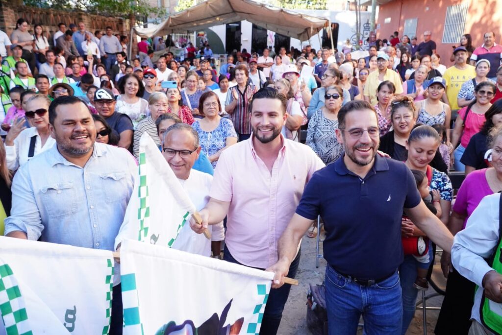 Puerto Vallarta se renueva con la pavimentación de sus calles