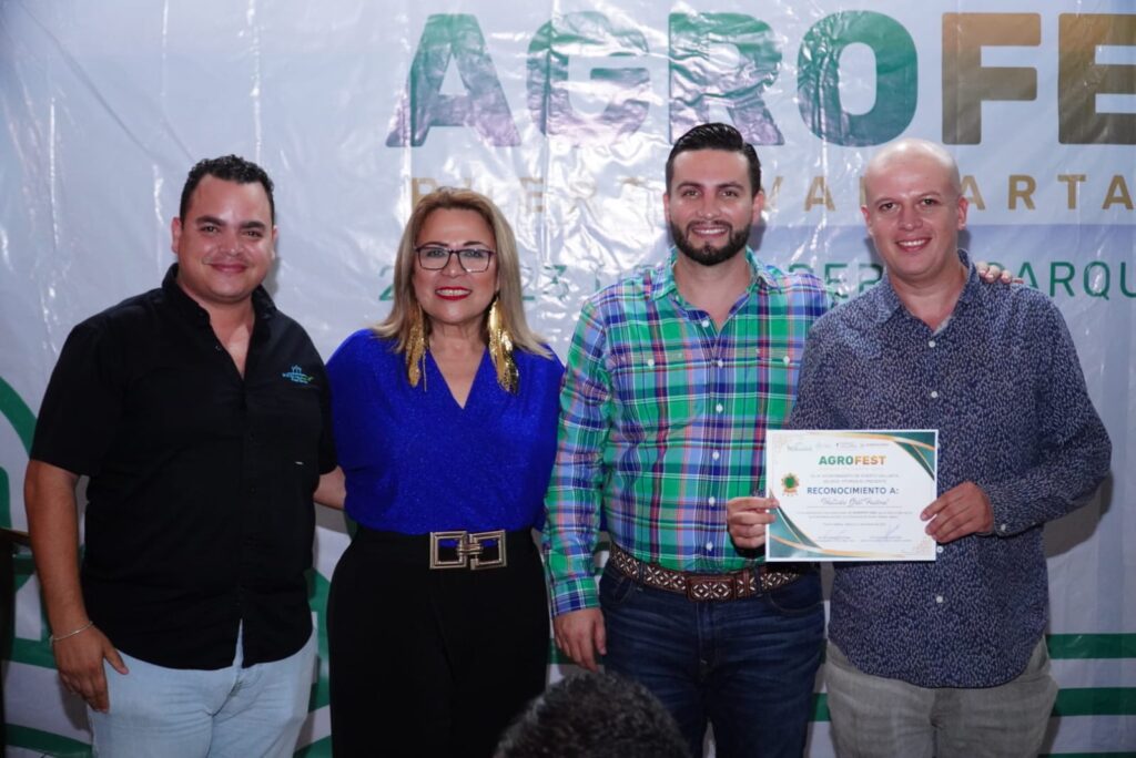 Reconocen a Luis Munguía por su impulso al sector agropecuario en Jalisco