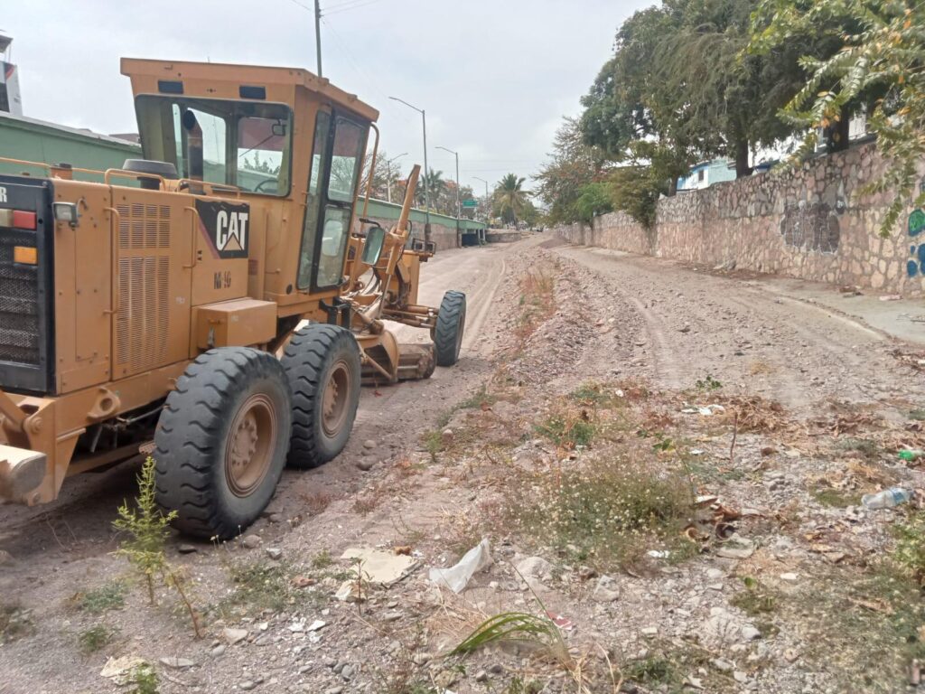 Aprovechan sequía para limpiar canales, ríos y arroyos