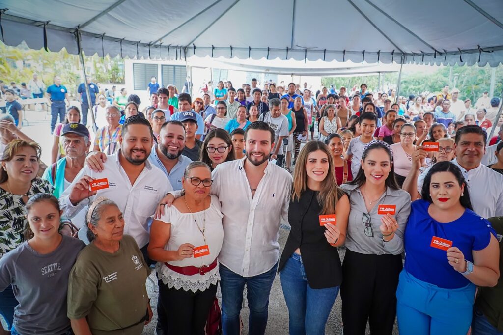 Vallartenses se benefician con tarjetas de transporte público gratuito