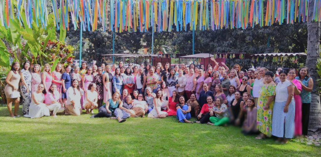 SEAPAL Vallarta consiente a las mamás trabajadoras del organismo