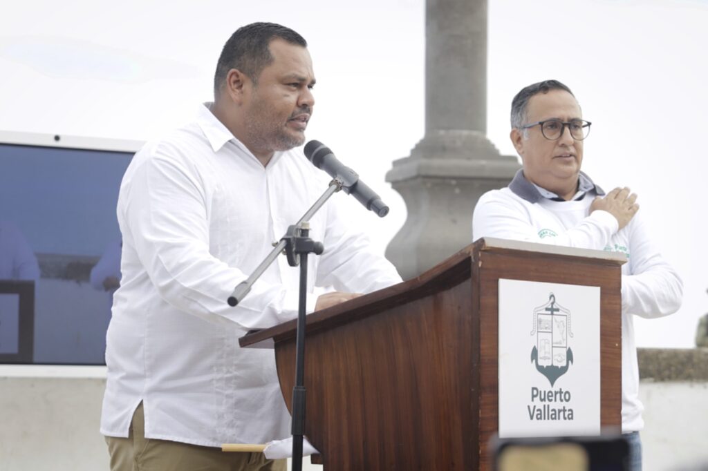 Puerto Vallarta se une a la lucha contra la contaminación de playas