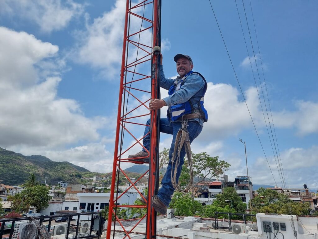 Antonio González, un papá de altura en SEAPAL Vallarta
