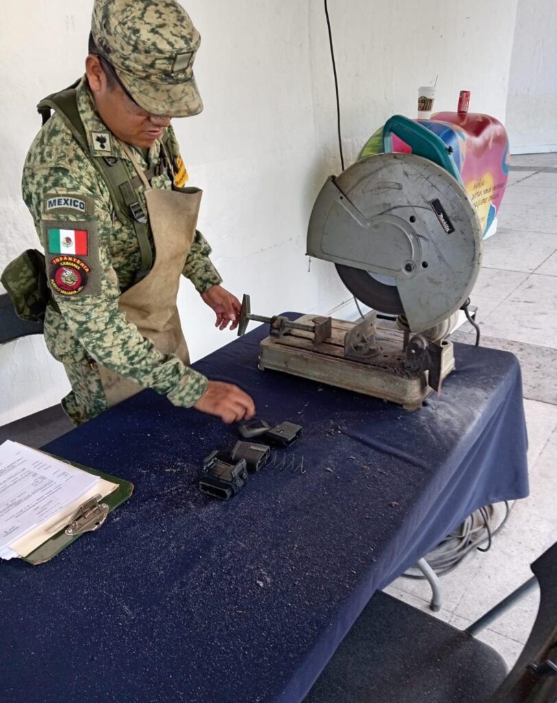 Vallartenses participan en la jornada de entrega voluntaria de armas de fuego
