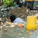 SEAPAL Vallarta trabaja en la reparación de una fuga en la colonia 5 de Diciembre