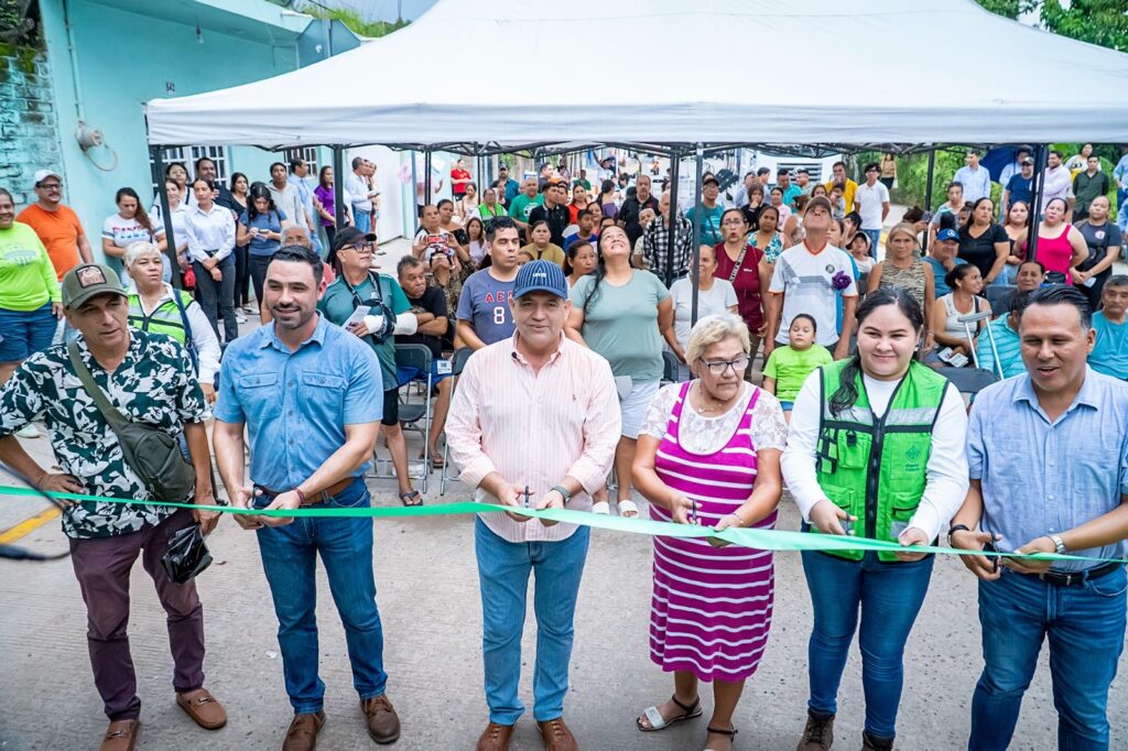 “Pensábamos que nos iríamos sin verla”: Inauguran calle Santa María tras 20 años de espera