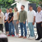 Luis Munguía escucha y atiende peticiones de planteles educativos