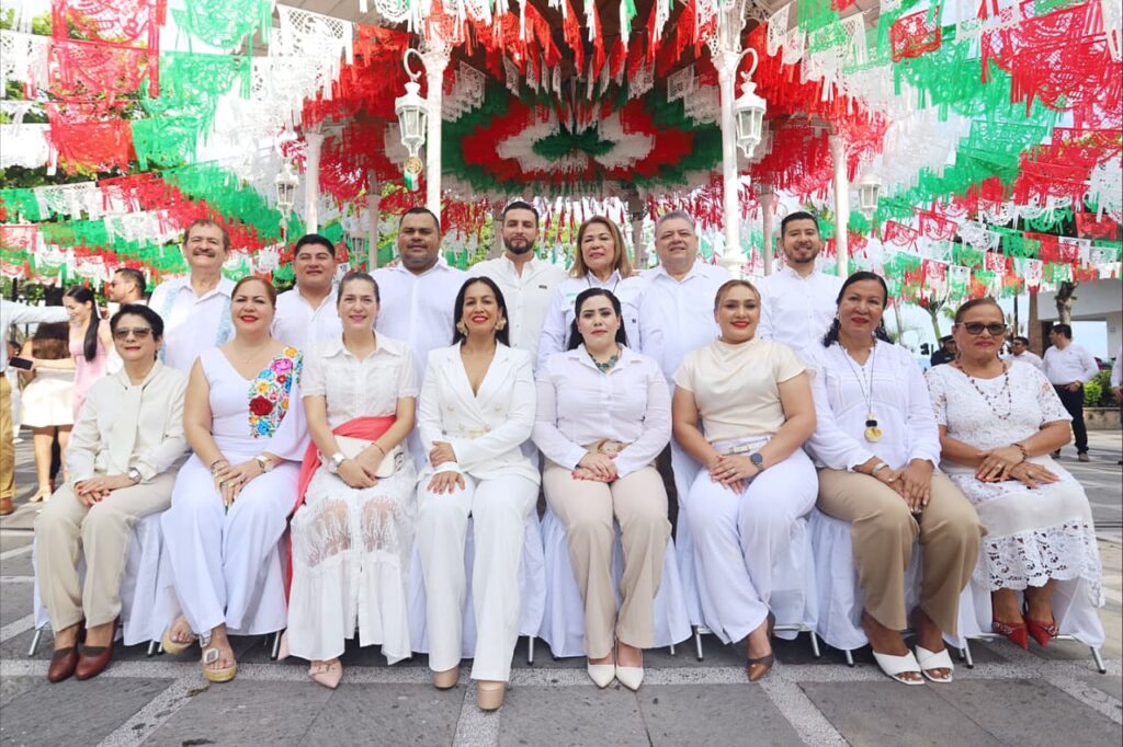 Puerto Vallarta conmemora el 215 aniversario de la Independencia de México