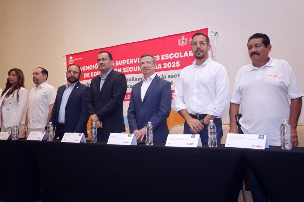 Supervisores de Secundaria se reúnen en Vallarta para fortalecer la educación en Jalisco