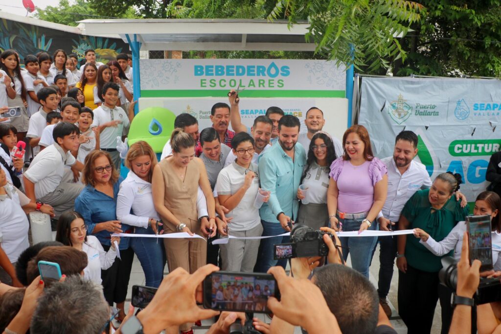 Inaugura Munguía domo y el primer bebedero escolar en Secundaria Técnica 56 de Ixtapa