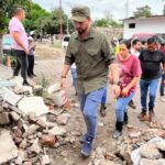 Luis Munguía continúa recorriendo colonias afectadas