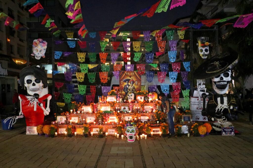 Arranca el Art & Market Marina Vallarta con Festival de Día de Muertos