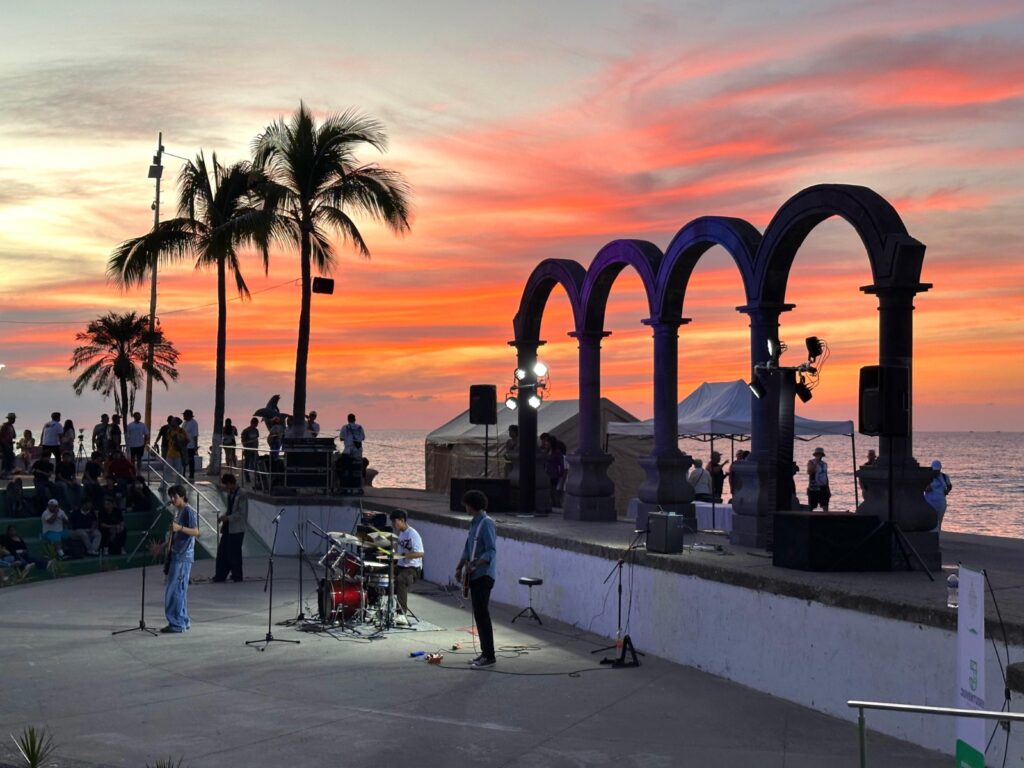 Más de mil jóvenes disfrutaron del Festival “Tukin” en Puerto Vallarta