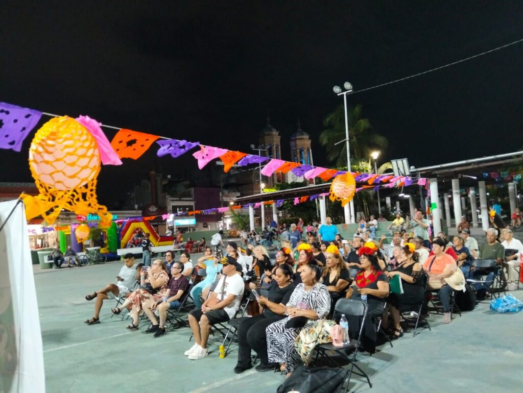 Una Velada en el Puerto fue un éxito en la Plaza del Pitillal
