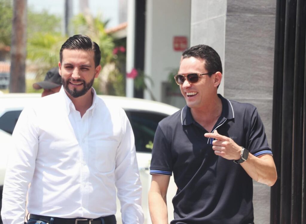 Luis Munguía reconoce labor de Rodrigo Pérez en la Tesorería y lo invita a nuevo cargo