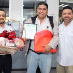 Rafael Vásquez primer ciudadano en pagar el predial 2026