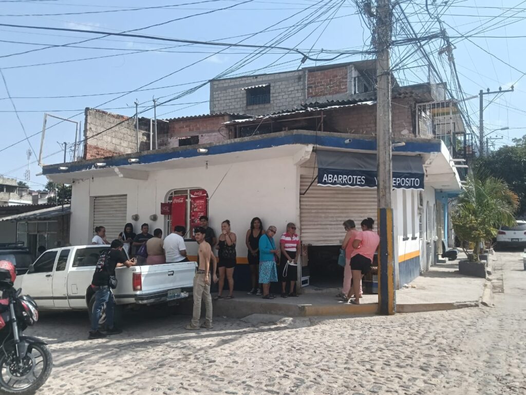 Puerto Vallarta: cuando la solidaridad abre más que las cortinas