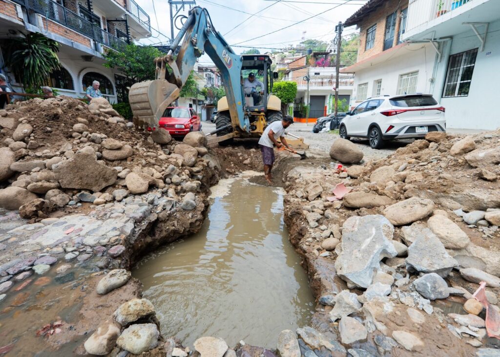 Grasas de establecimientos comerciales provocan taponamientos y derrames en la red sanitaria