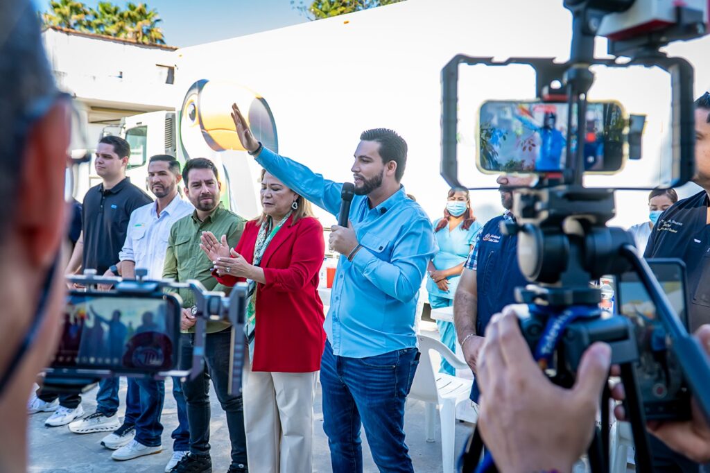 Arrancan macromódulos de vacunación contra el sarampión en Puerto Vallarta