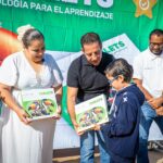 Continúa entrega de tablets a estudiantes en Puerto Vallarta