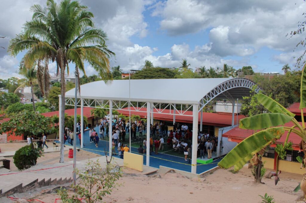 Gobierno del Bien cumple sueño a estudiantes de la Secundaria Técnica 149 con nuevo domo