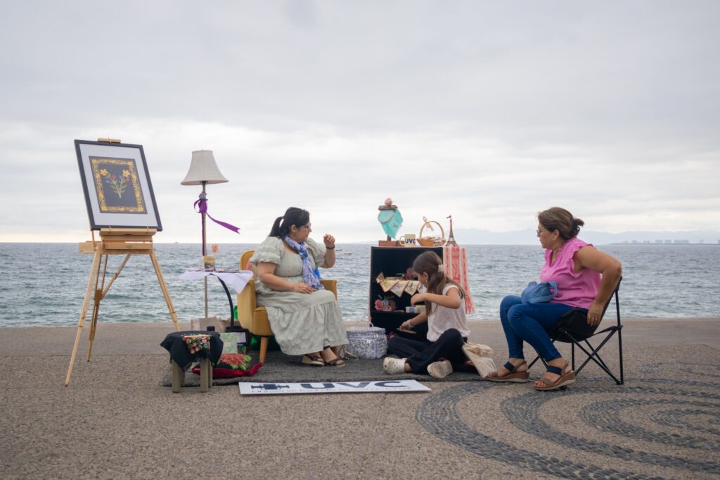 Pinceladas Frente al Mar llena de arte y color el Malecón de Puerto Vallarta