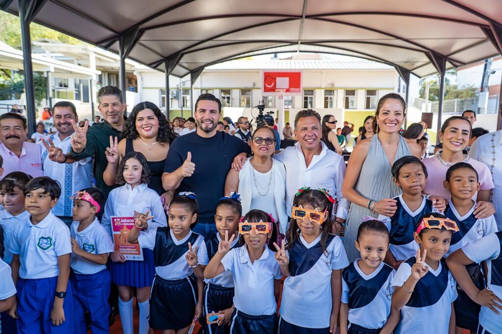 Lemus y Munguía inauguran mejoras en escuelas de Vallarta con “Jalisco con Estrella”*