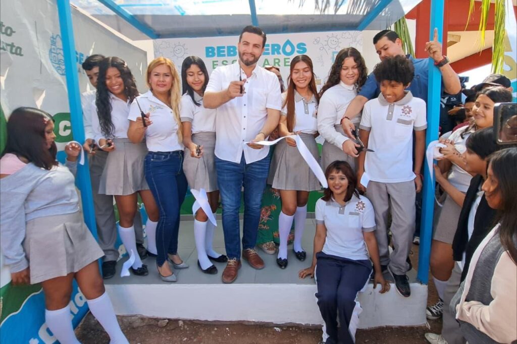Bebederos Escolares llegan a la Secundaria Técnica 132 del Mangal