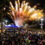 Puerto Vallarta celebró su aniversario con música, tradición y fuegos artificiales en el Malecón