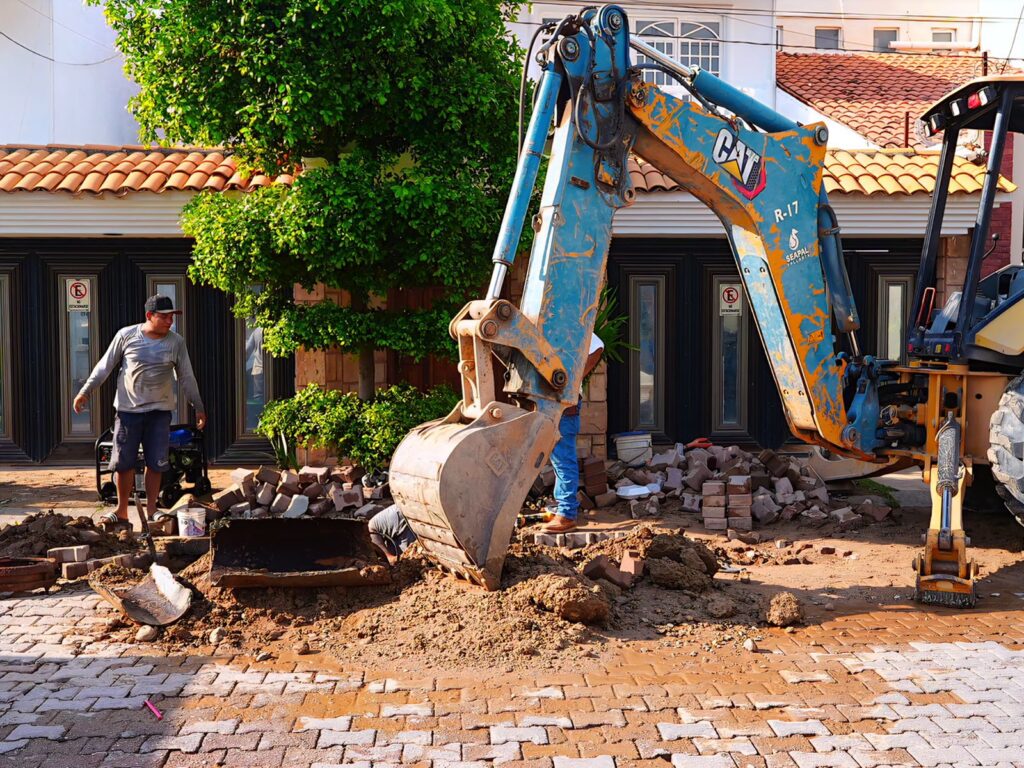 Avanza SEAPAL con reparación emergente en calle Pavo Real