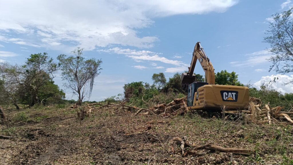 Atienden zonas rurales con trabajos de desazolve y rehabilitación de caminos