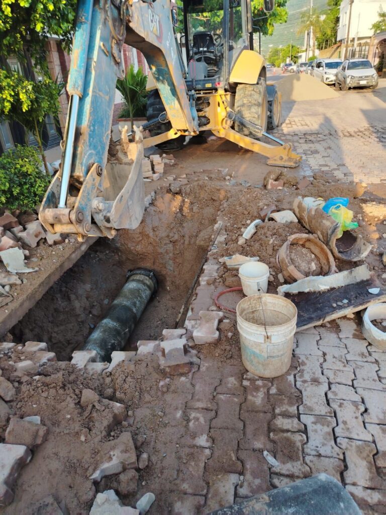 SEAPAL atiende de manera oportuna cuatro fugas de agua potable en distintos puntos de la ciudad