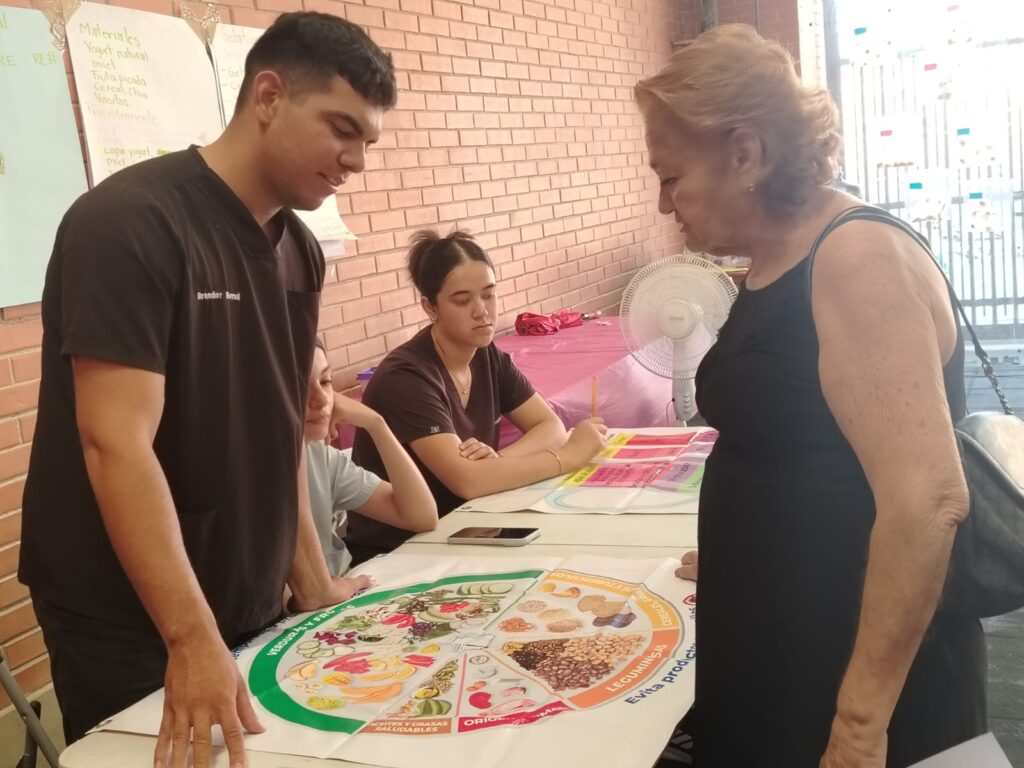 Promueven hábitos saludables con Feria de la Nutrición en Casa Tucán La Lija