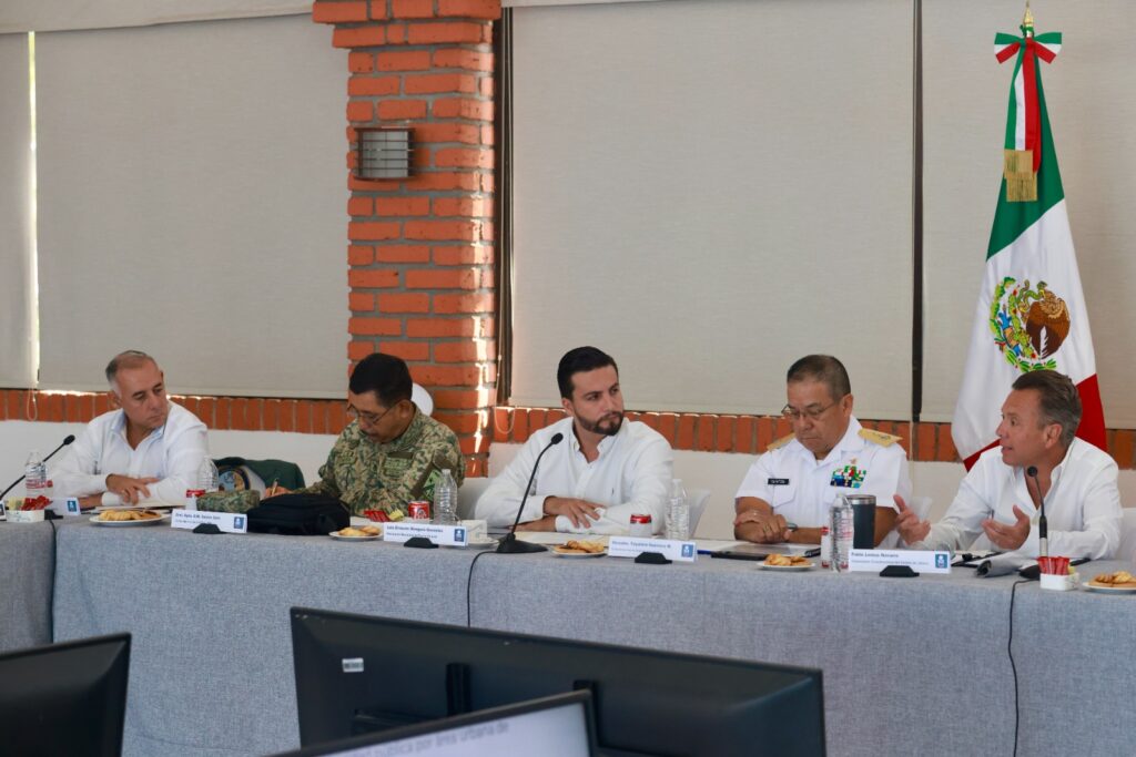 Luis Munguía participa en reunión estatal para fortalecer la seguridad en Puerto Vallarta