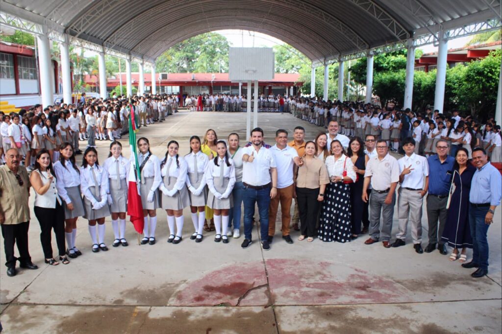 Regresan a clases más de 43 mil estudiantes en Puerto Vallarta