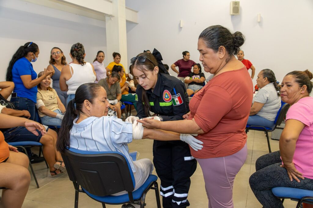 Reciben educadoras de los CADI´s, capacitación en materia de Protección Civil