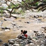 Cuando el río era parte de la vida: mujeres que lavaban a la orilla del Cuale