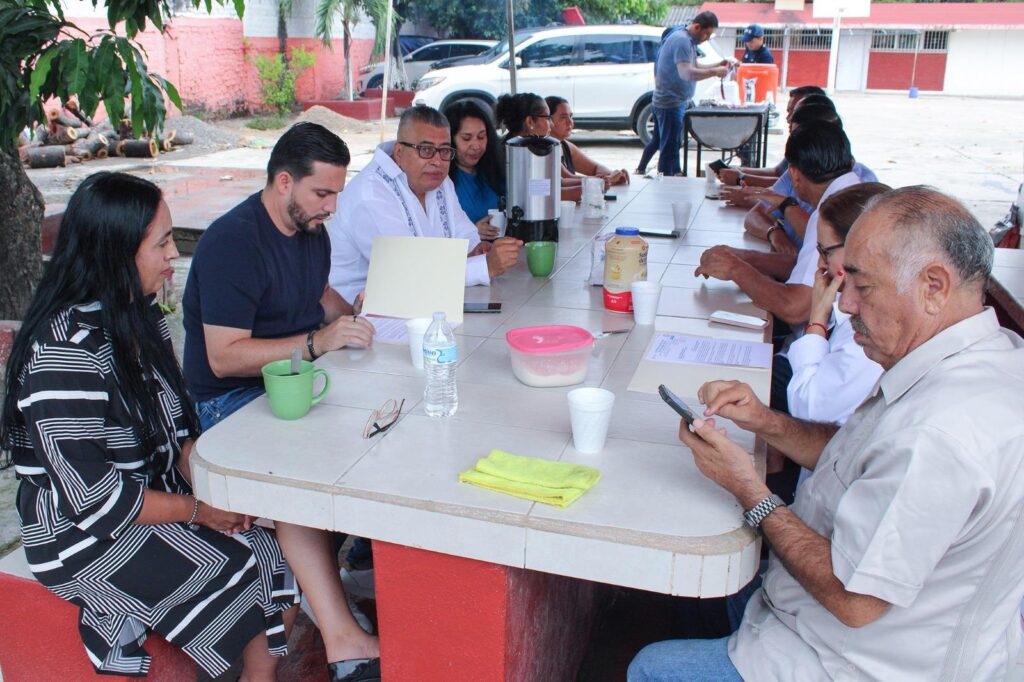 Presidente Munguía dialoga con estudiantes y personal de la Secundaria Técnica 56 para evaluar necesidades