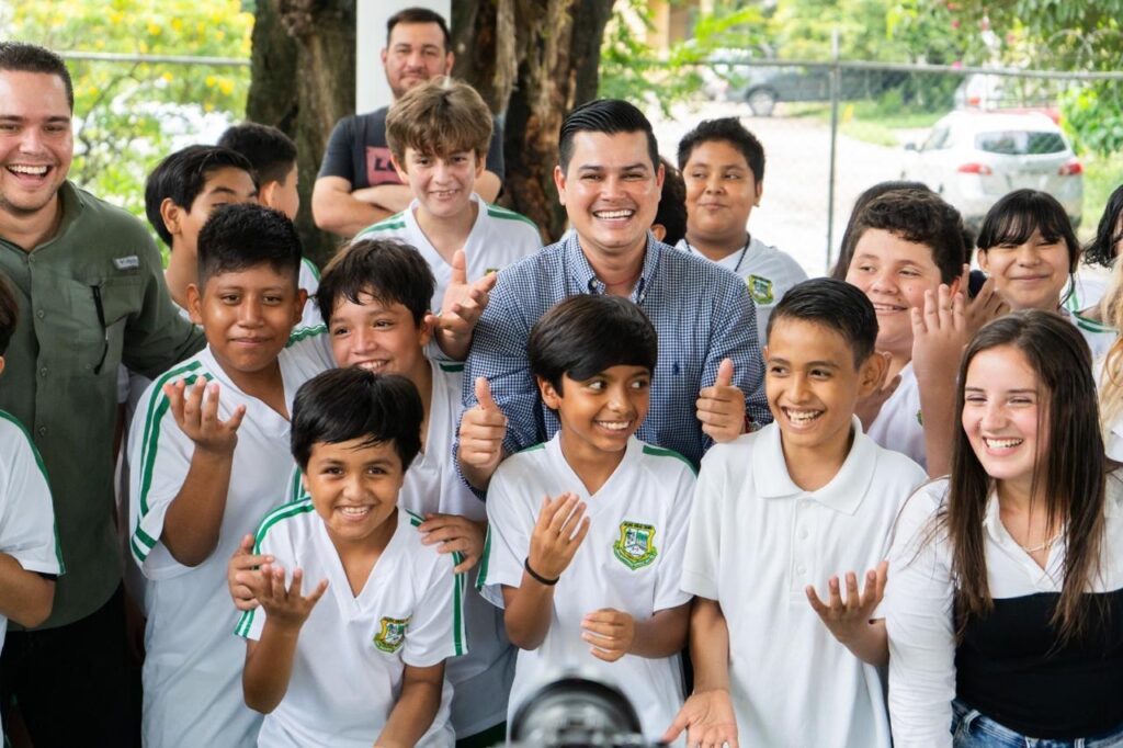 Lleva SEAPAL bebederos a más de mil estudiantes de Ixtapa