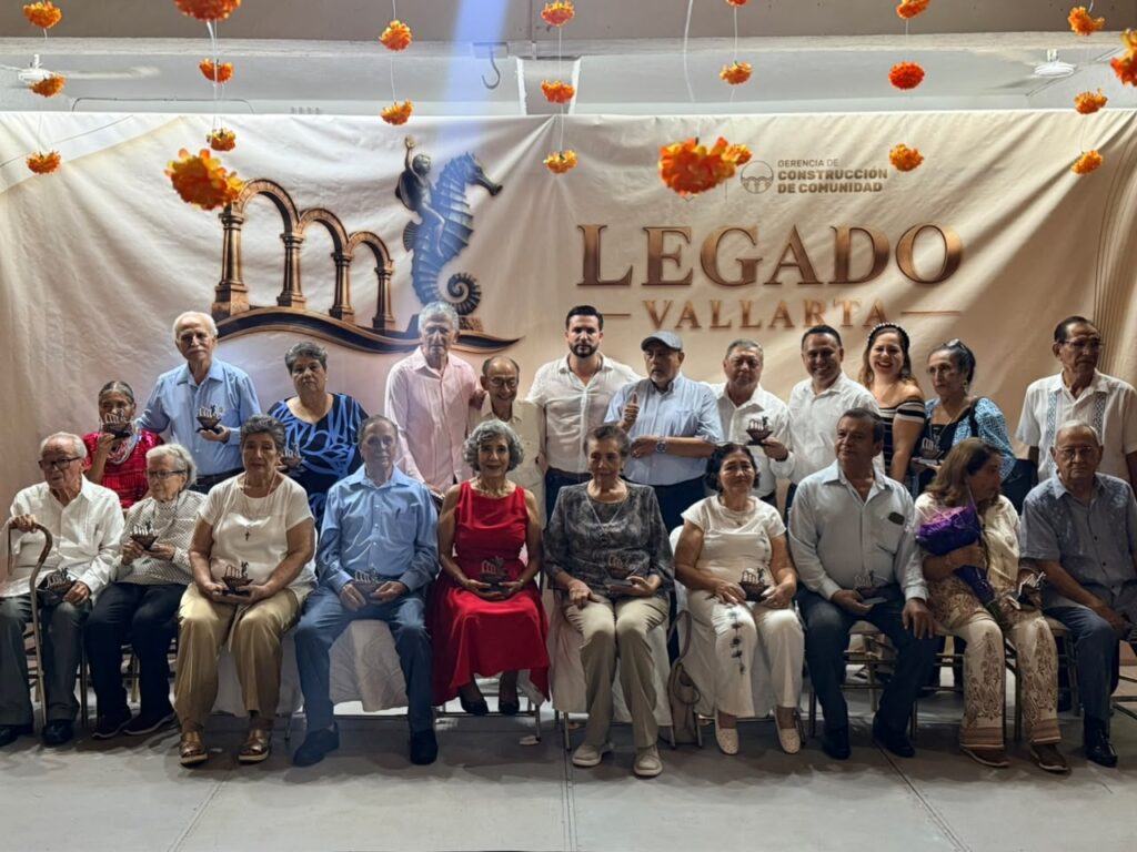 Entrega Gobierno Municipal el galardón «Legado Vallarta»