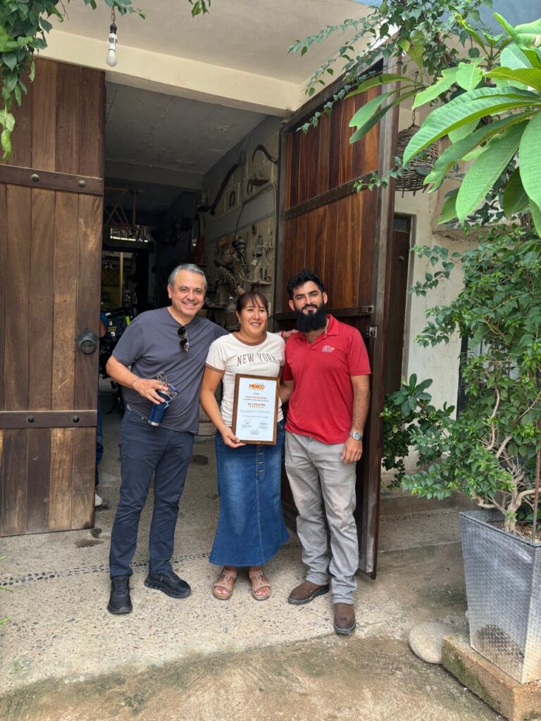 Rosario Güitron, una heroína que transforma su colonia con trabajo vecinal